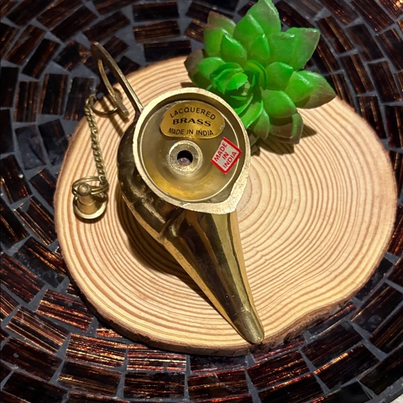 Vintage Lacquered Brass Decorative Genie Lamp figurine - Picture 5 of 6